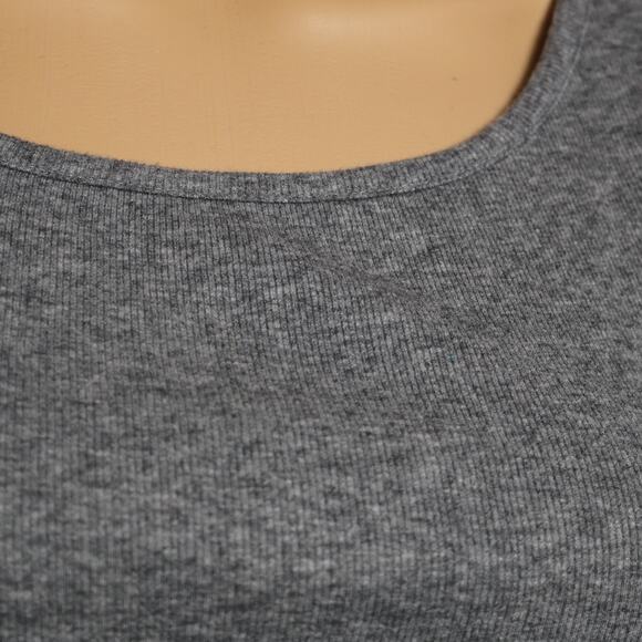 Mossimo Ribbed Knit Short Sleeve Crop Top Gray Stretchy Scoopneck Size L - Picture 3 of 9